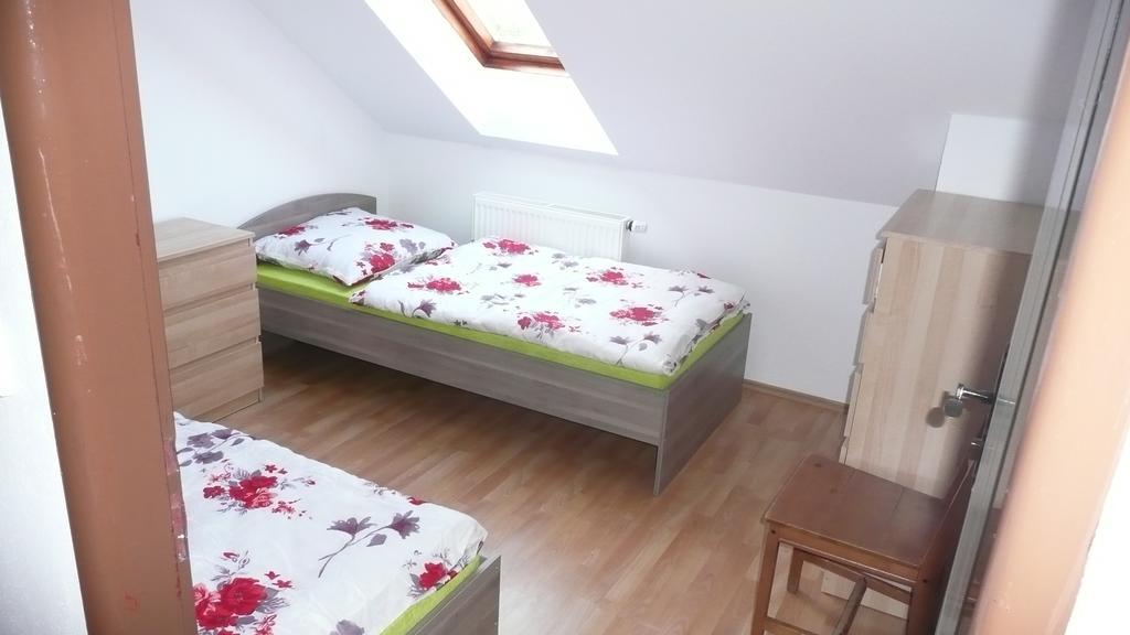 Apartments U Cara Ceske Budejovice Habitación foto