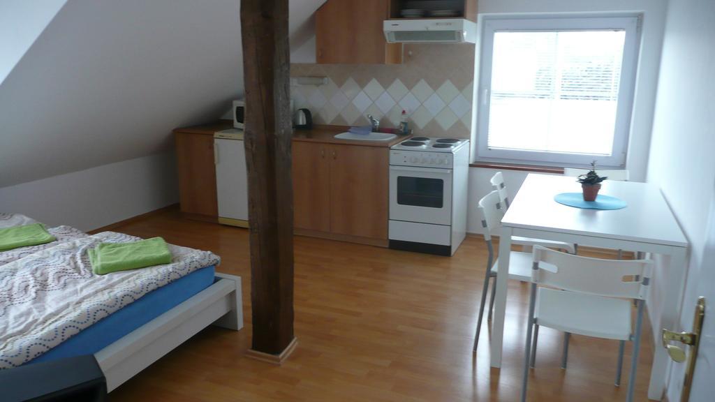 Apartments U Cara Ceske Budejovice Habitación foto